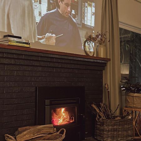 Harrys House Warburton - Peaceful Riverside Cottage In The Perfect Location Esterno foto