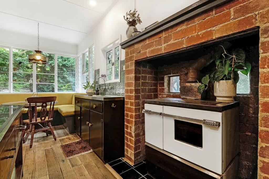 Harrys House Warburton - Peaceful Riverside Cottage In The Perfect Location Esterno foto